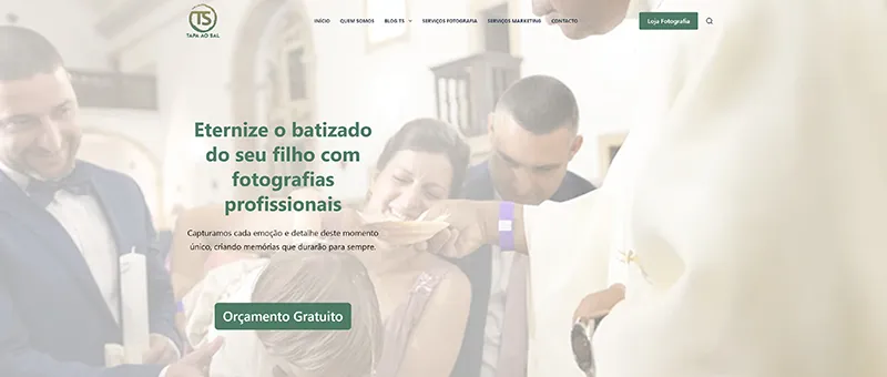 Imagem da página de serviço de fotografia de batizado com botões de chamada para ação (CTAs), incentivando os visitantes a agendar uma sessão.